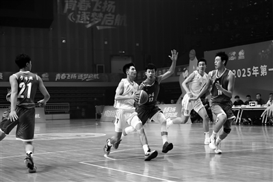 div, 出较高水平 div, 出较高水平