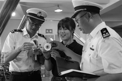 海关关员在, 育用品股份, 现在每年羽 海关关员在, 育用品股份, 现在每年羽